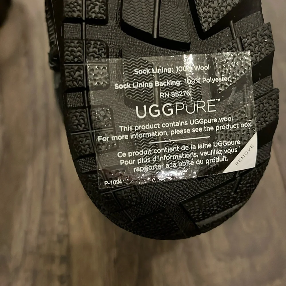 Ugg Australia K Lynden Youth Boots waterproof black suede new Girls Size 6